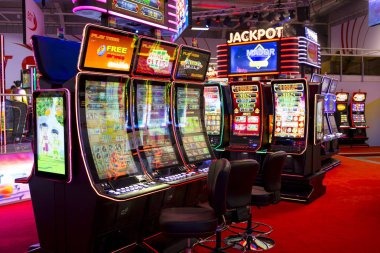 Live football and live-dealer games interface on mentari77 app